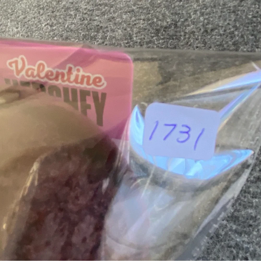 Hershey's‎ Cozy Slippers in Burgundy and White Girls Size 2-3 New